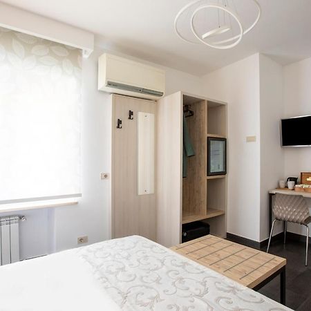 La Riviere Guesthouse Trastevere Roma Ngoại thất bức ảnh